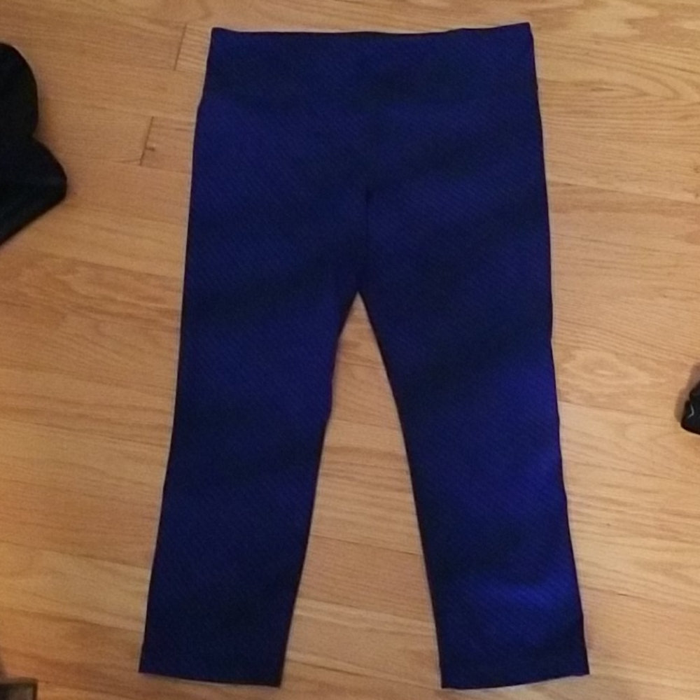 Womens small under armour capris